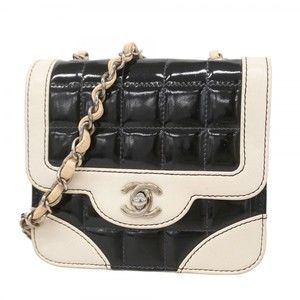 CHANEL Black Leather Shoulder Bag
